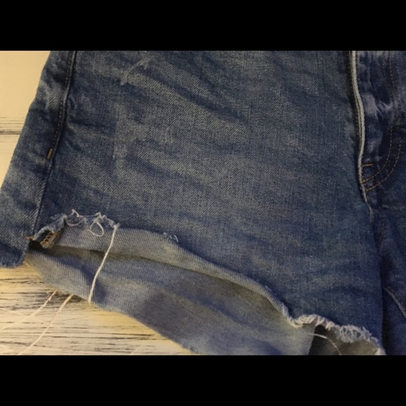Denim Raw Edge Shorts - Picture 3 of 6